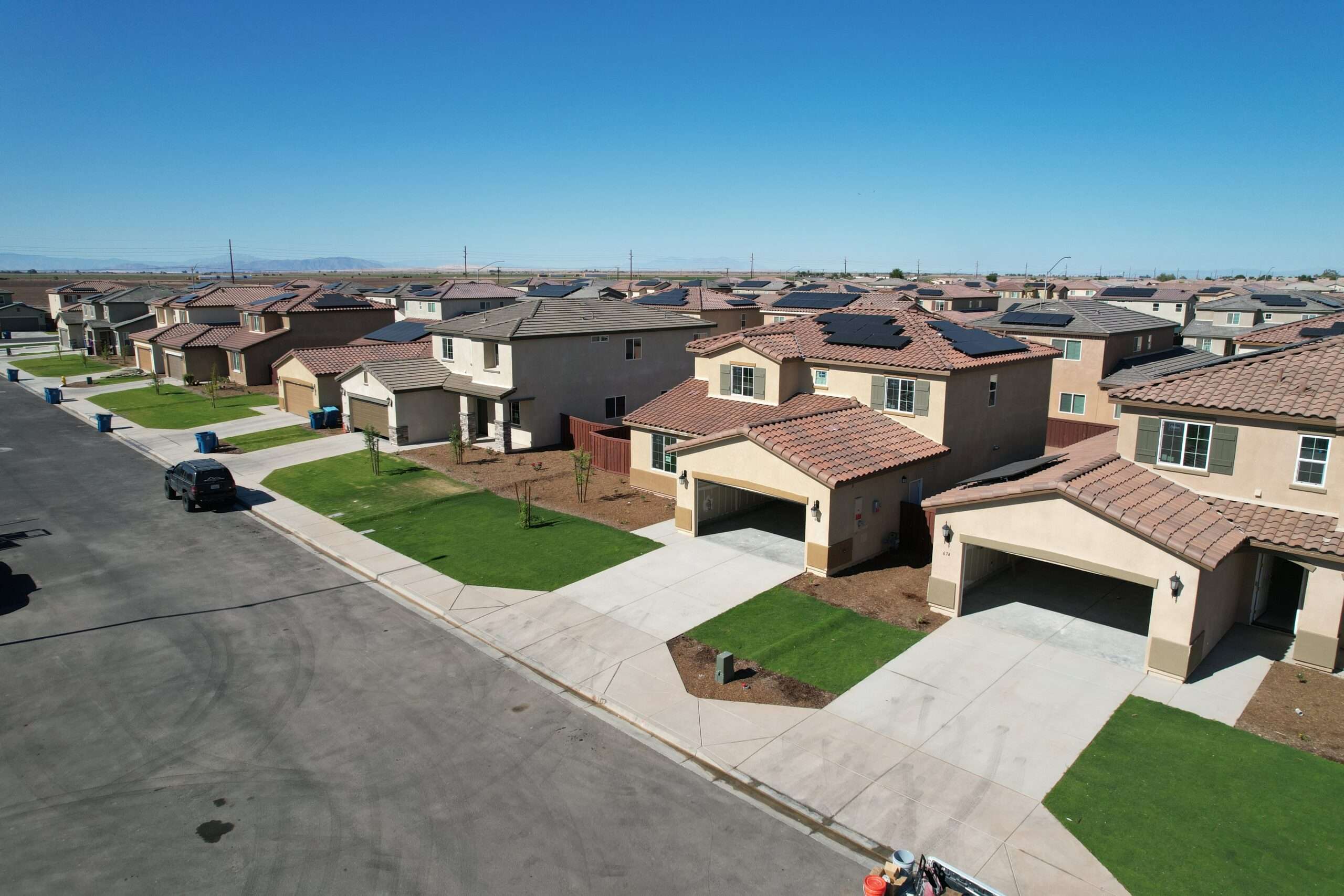Pacific West Development Completes Vista del Valle Community